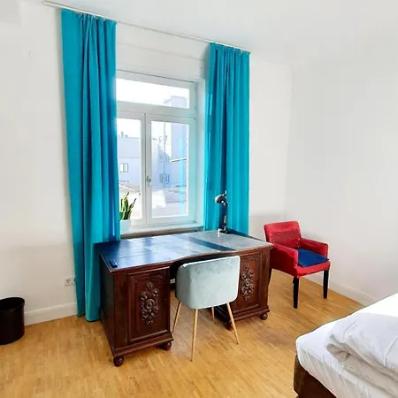Helles Mit Kingsize-bett Homestay Mannheim